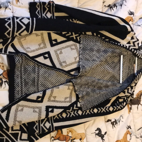 Sweater - Picture 1 of 1